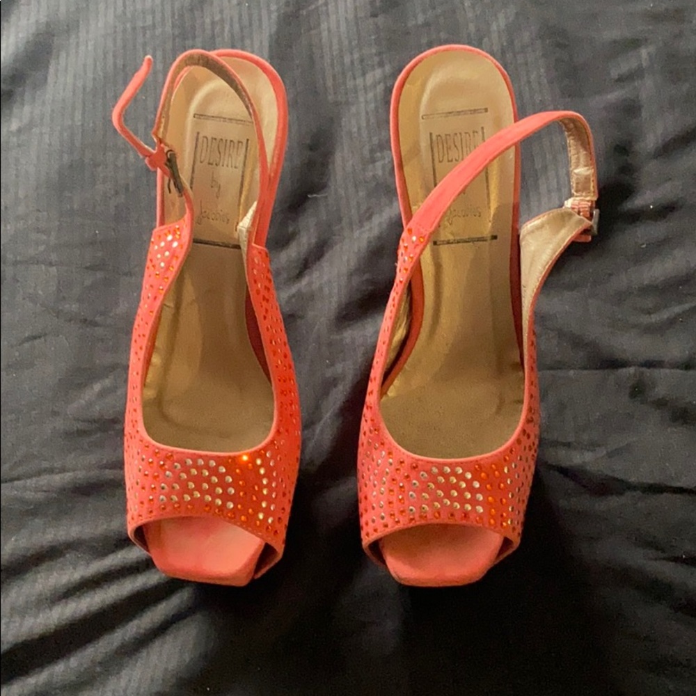 Platform Heel - Picture 2 of 3